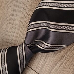 DONALD TRUMP‎ Signature Collection Black Silver Striped Mens Silk Tie
